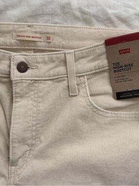 NWT Levi's 725 High-Rise Bootcut Corduroy Jeans - Cream 32x32